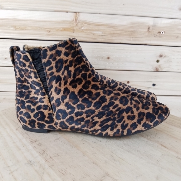 BORN REMO 6 US Leopard Print Ankle Boots Fabric Booties Slip-on/Pull-on NEW - Picture 1 of 11